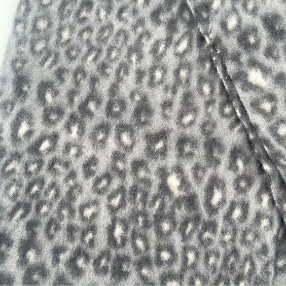 Women’s Gray Black Leopard Print Infinity Fleece Neck Scarf OS - Picture 3 of 6
